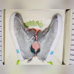 VGUC Livi Luca Toddler Sneakers SZ 8C